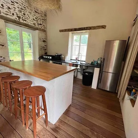 La Champagnere - Domaine Avec Piscine - Seminaire - 15 Personnes *