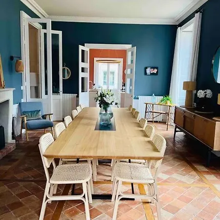 La Champagnere - Domaine Avec Piscine - Seminaire - 15 Personnes