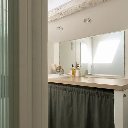 La Champagnere - Domaine Avec Piscine - Seminaire - 15 Personnes