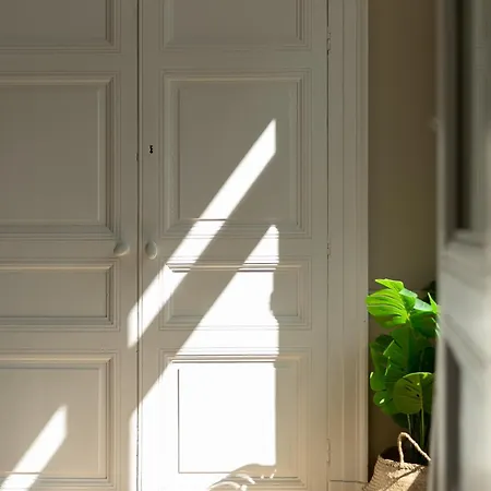 La Champagnere - Domaine Avec Piscine - Seminaire - 15 Personnes