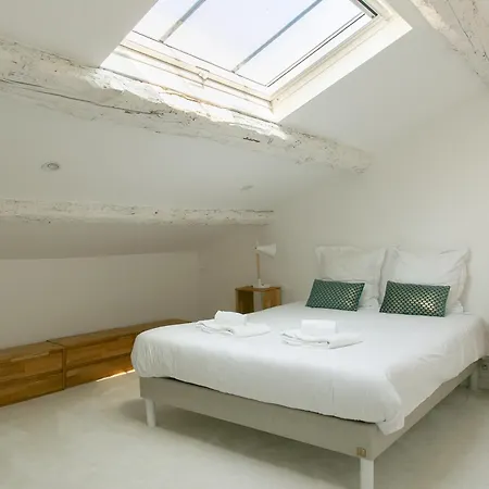 La Champagnere - Domaine Avec Piscine - Seminaire - 15 Personnes 别墅 *