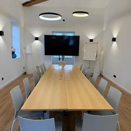 La Champagnere - Domaine Avec Piscine - Seminaire - 15 Personnes Вилла