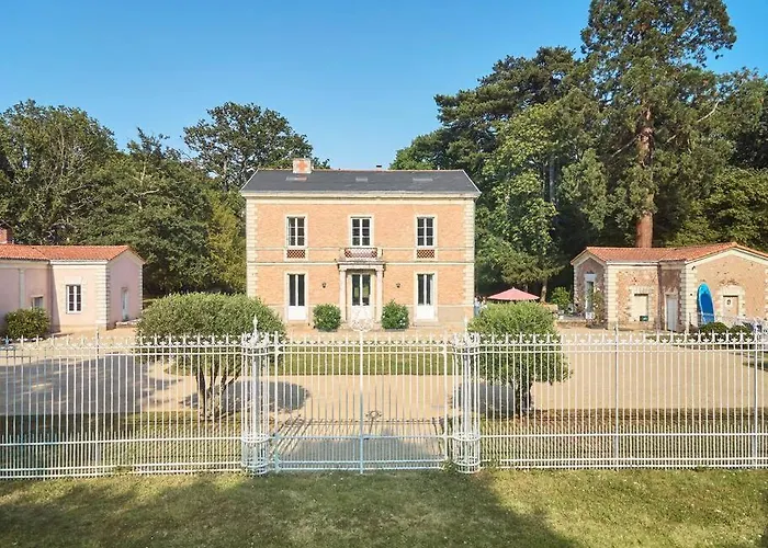 La Champagnere - Domaine Avec Piscine - Seminaire - 15 Personnes Basse-Goulaine