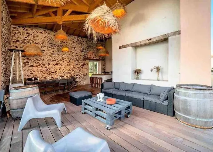 Vila La Champagnere - Domaine Avec Piscine - Seminaire - 15 Personnes *