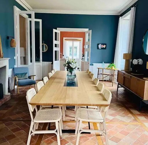 La Champagnere - Domaine Avec Piscine - Seminaire - 15 Personnes