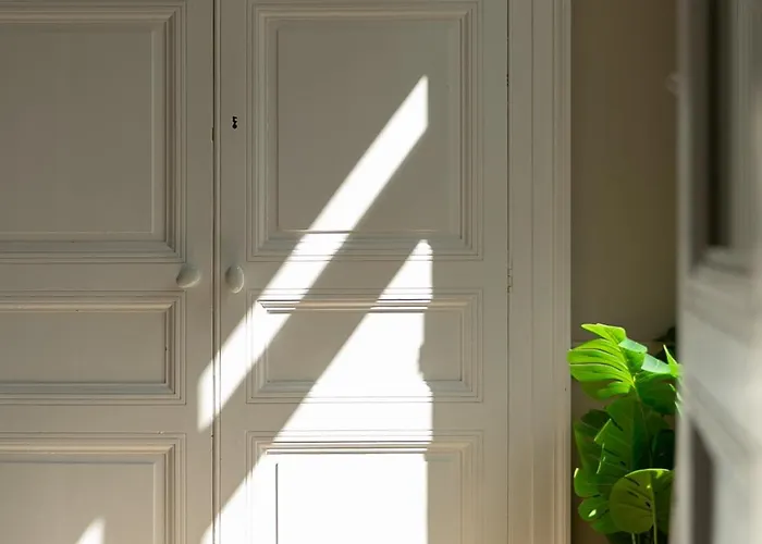 La Champagnere - Domaine Avec Piscine - Seminaire - 15 Personnes