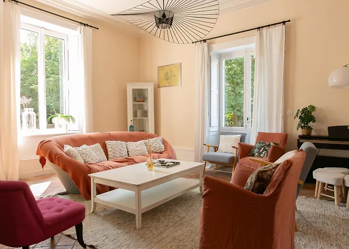 Vila La Champagnere - Domaine Avec Piscine - Seminaire - 15 Personnes