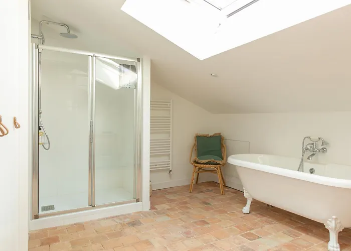 Vila La Champagnere - Domaine Avec Piscine - Seminaire - 15 Personnes *