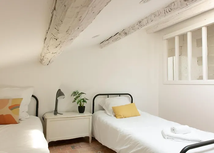 Vila La Champagnere - Domaine Avec Piscine - Seminaire - 15 Personnes