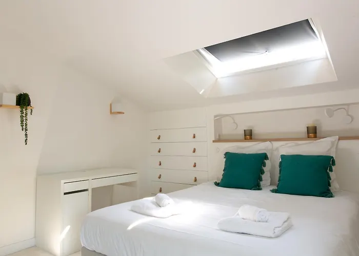 La Champagnere - Domaine Avec Piscine - Seminaire - 15 Personnes Vila *